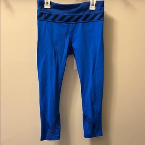 lululemon athletica Royal Blue Leggings with Black Waist Stripe cropped size 4